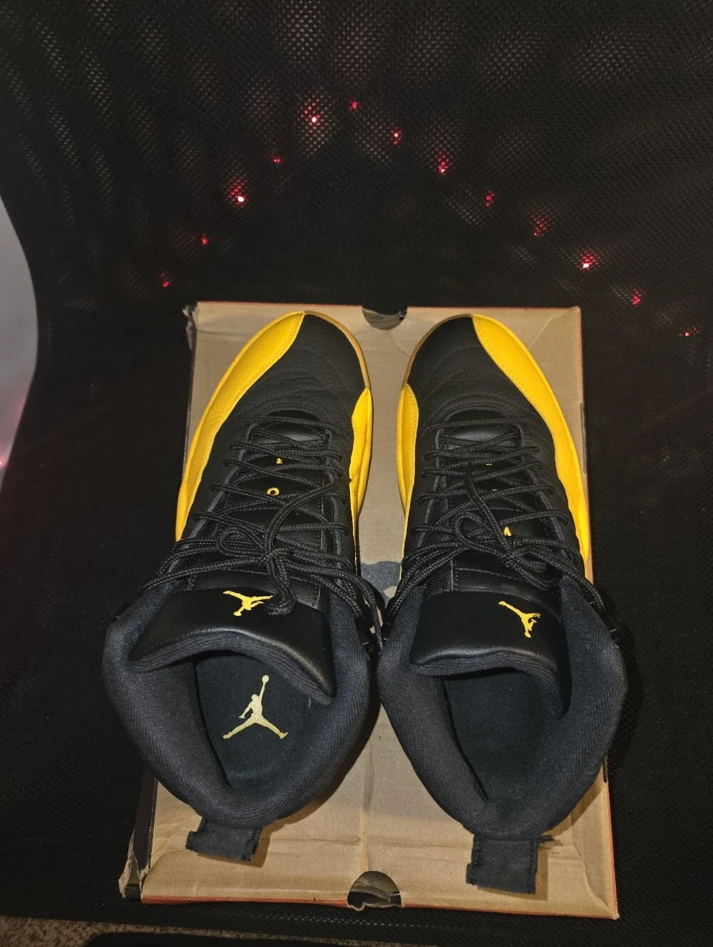 Jordan Men's Retro Basketball Sneakers - Black/Yellow